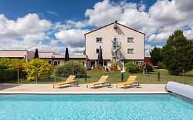 Artemis Hotel